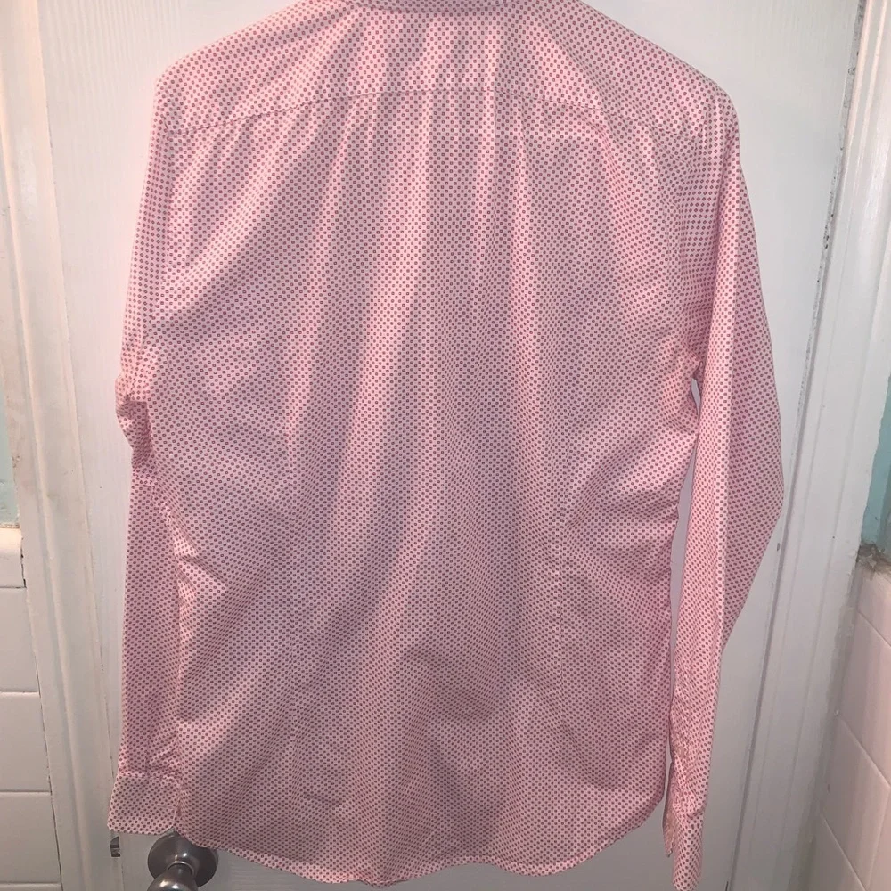 Mens button down shirt size medium. NWOT. In excellent condition - Picture 2 of 3